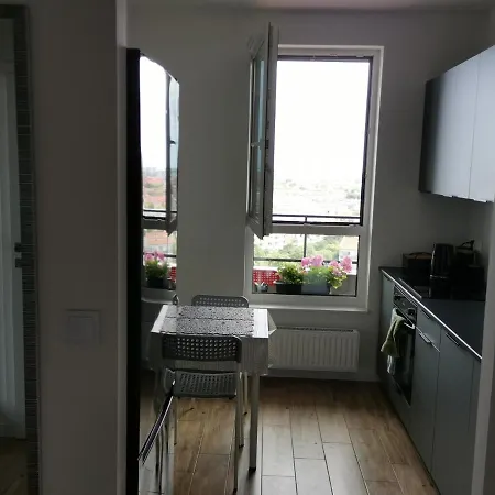 Mustsea With Free Underground Parking, Reception 24h Per 7d