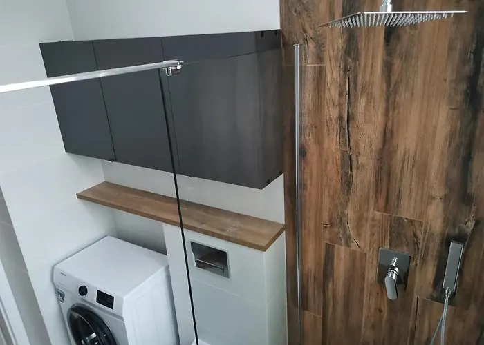 Lägenhet Mustsea With Free Underground Parking, Reception 24h Per 7d *