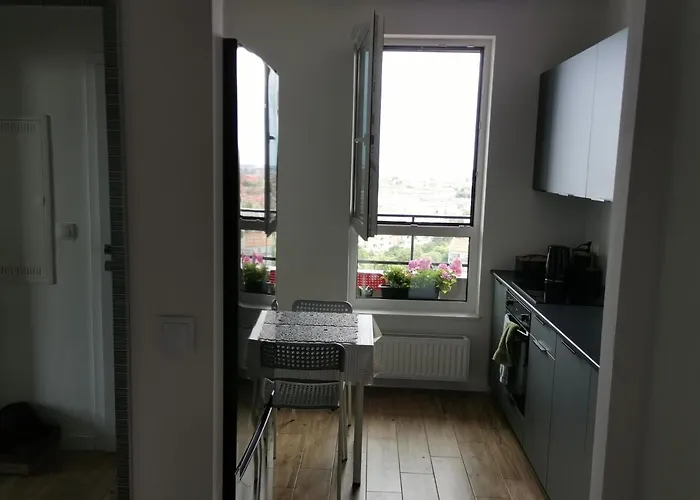 Mustsea With Free Underground Parking, Reception 24h Per 7d